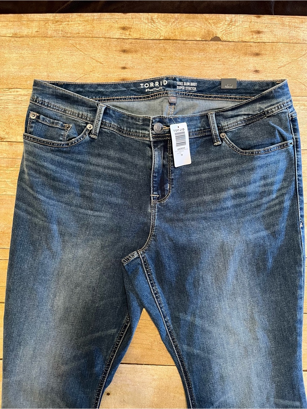 Torrid Luxe Slim Boot Super Stretch Jeans Mid-Rise Downpour Size 18 Short NWT - Picture 2 of 6